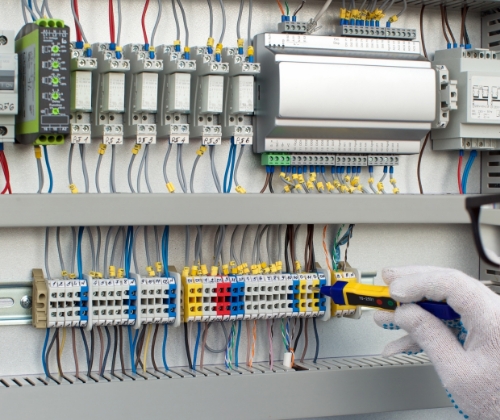 尾脇電機株式会社 鳥取市